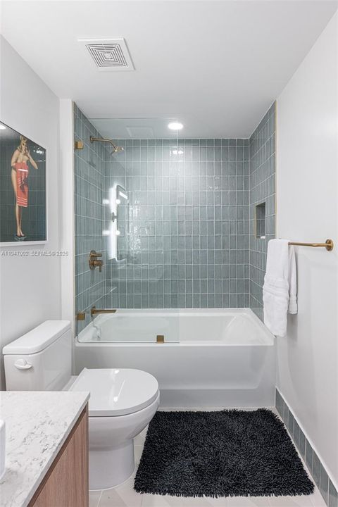 For Sale: $449,900 (1 beds, 1 baths, 679 Square Feet)