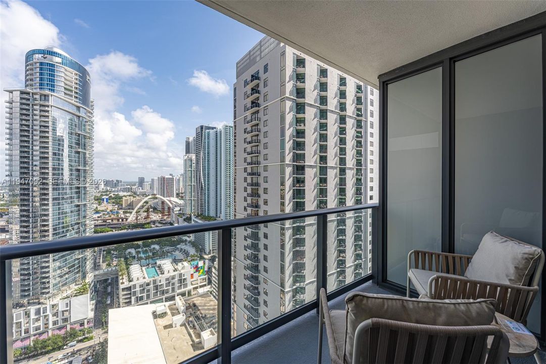 For Sale: $449,900 (1 beds, 1 baths, 679 Square Feet)