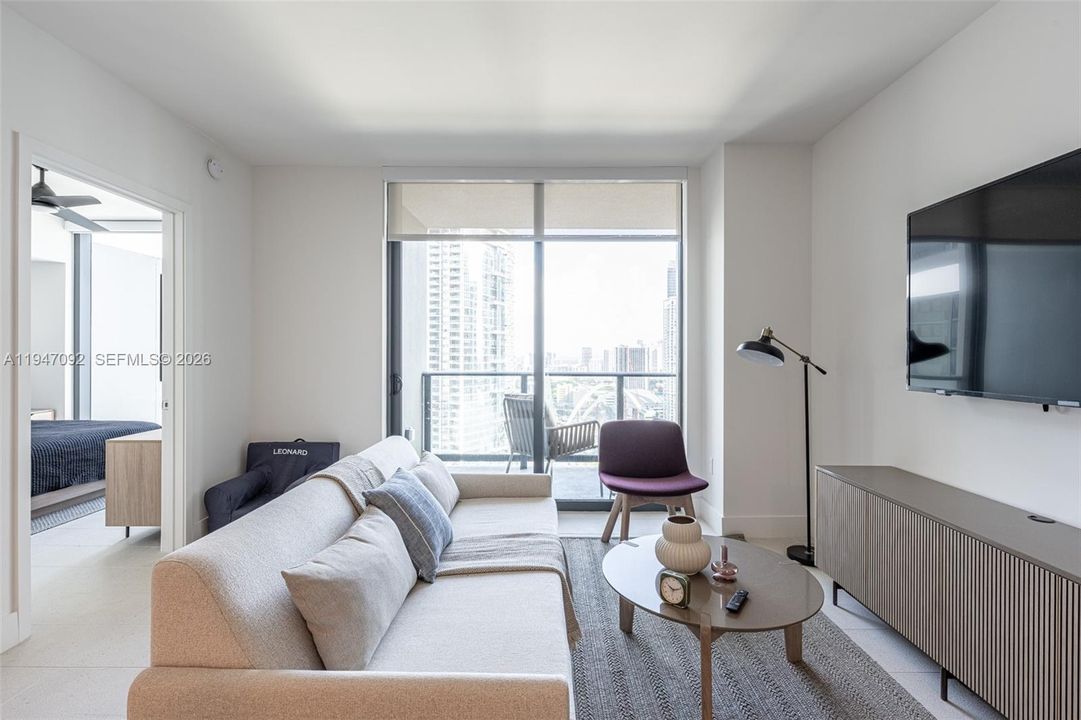 For Sale: $449,900 (1 beds, 1 baths, 679 Square Feet)