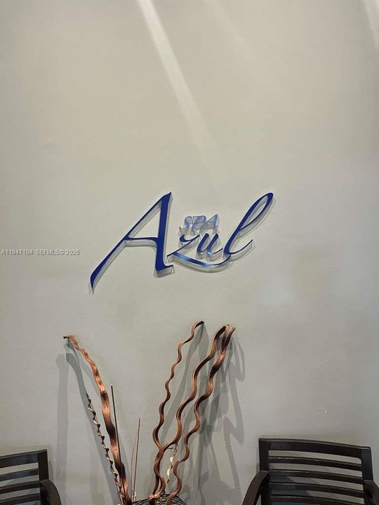 На продажу: $130,000 (0 спален, 1 ванн, 705 Квадратных фут)