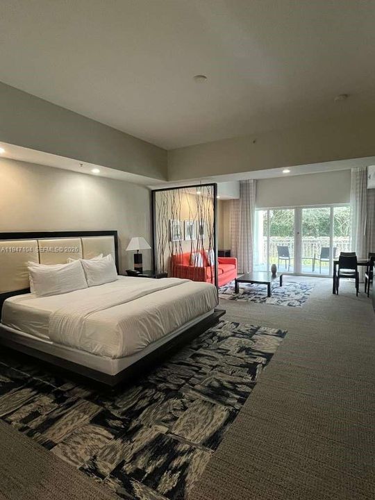 На продажу: $130,000 (0 спален, 1 ванн, 705 Квадратных фут)