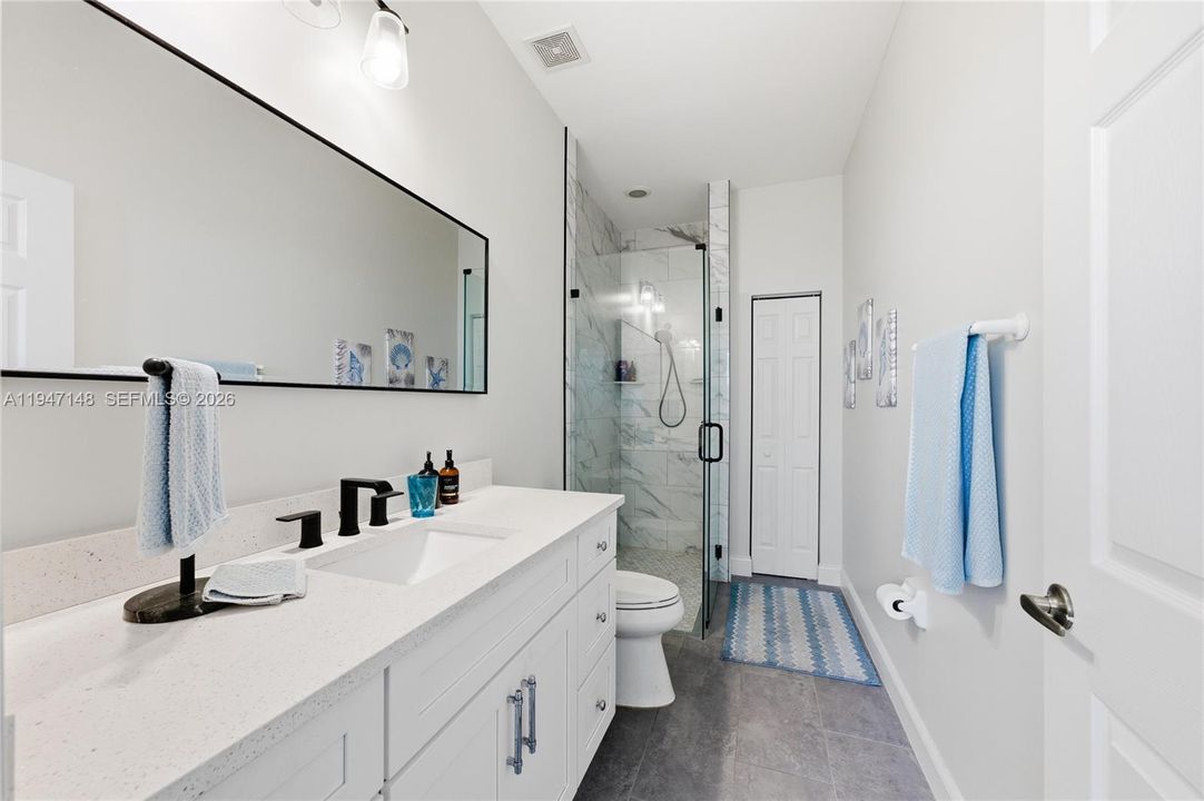 Active With Contract: $399,000 (2 beds, 2 baths, 1253 Square Feet)
