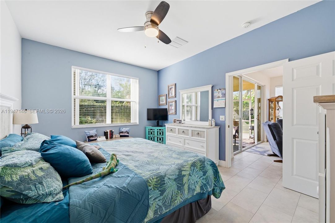 Active With Contract: $399,000 (2 beds, 2 baths, 1253 Square Feet)