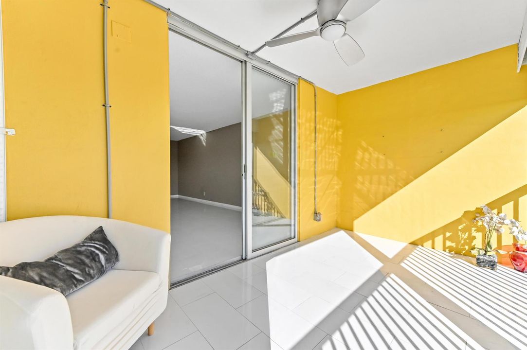35 balcony 03
