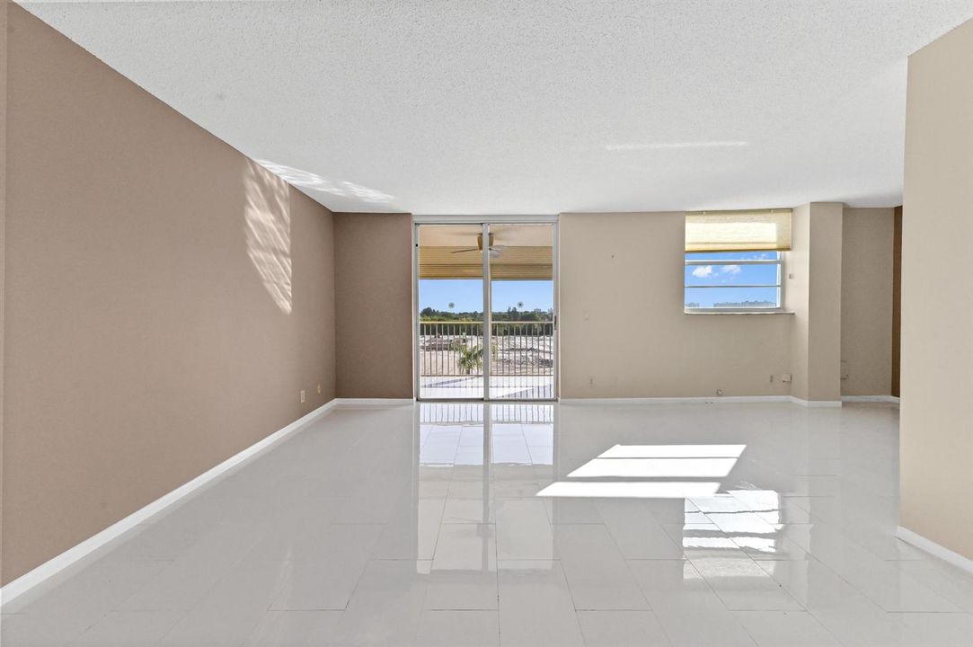 12 living room 01