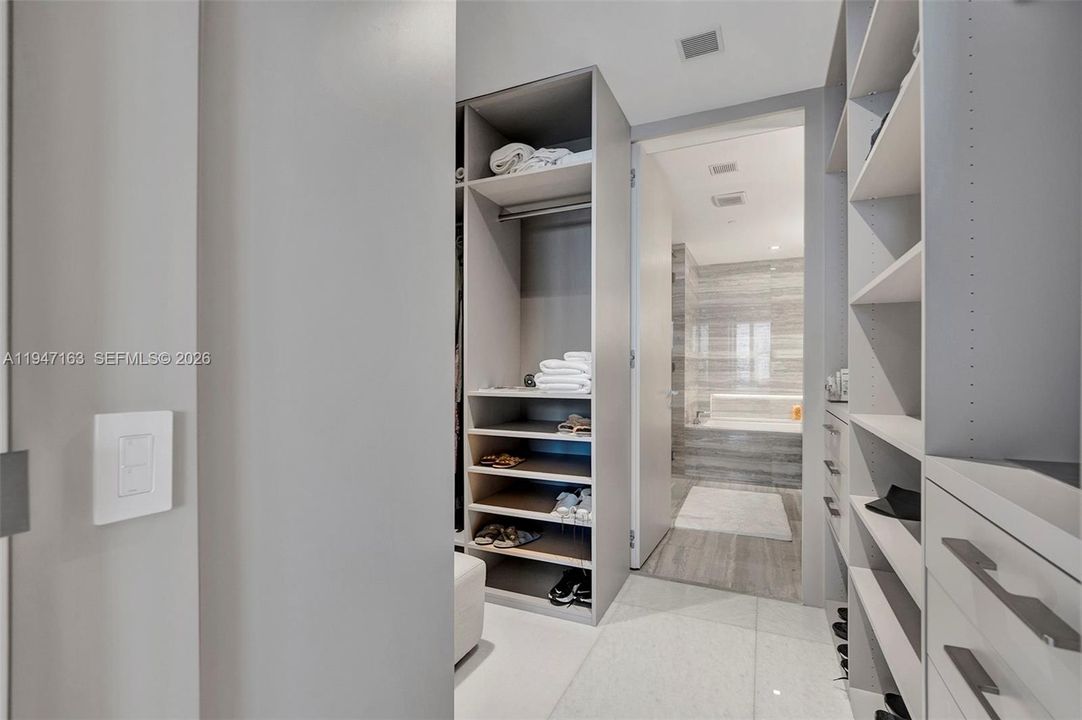 En Venta: $6,450,000 (4 camas, 4 baños, 2682 Pies cuadrados)