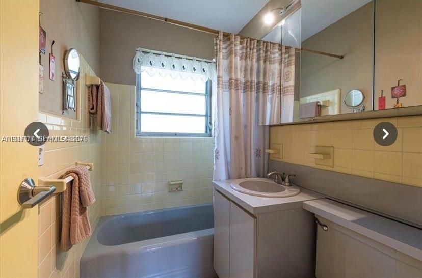 На продажу: $174,900 (1 спален, 1 ванн, 600 Квадратных фут)