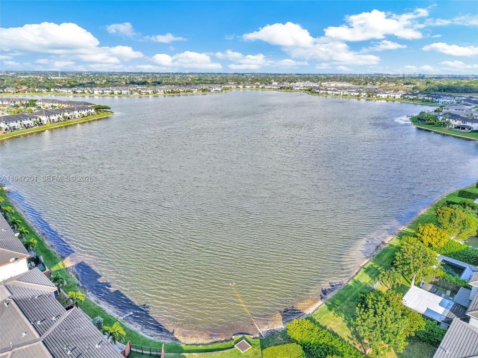 Recently Sold: $599,999 (3 beds, 2 baths, 1588 Square Feet)