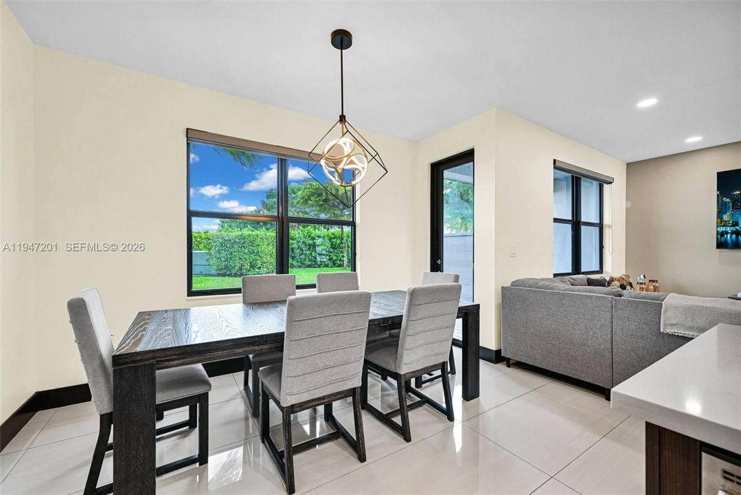 Recently Sold: $599,999 (3 beds, 2 baths, 1588 Square Feet)