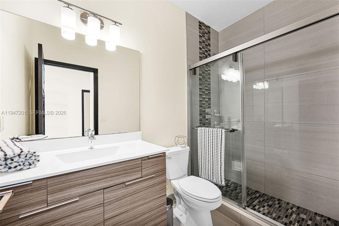 Recently Sold: $599,999 (3 beds, 2 baths, 1588 Square Feet)