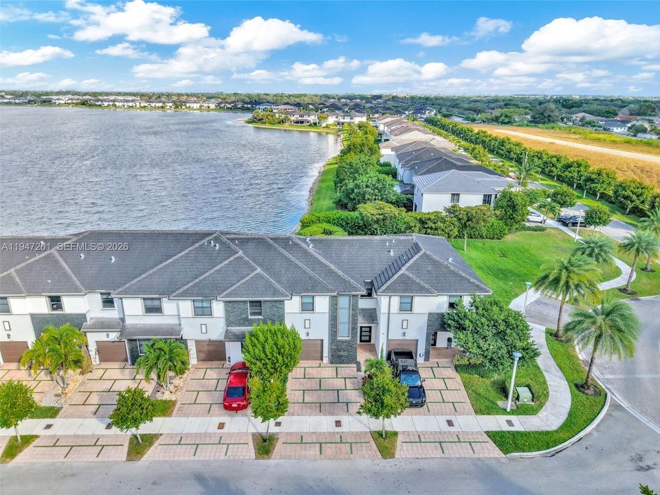 Recently Sold: $599,999 (3 beds, 2 baths, 1588 Square Feet)
