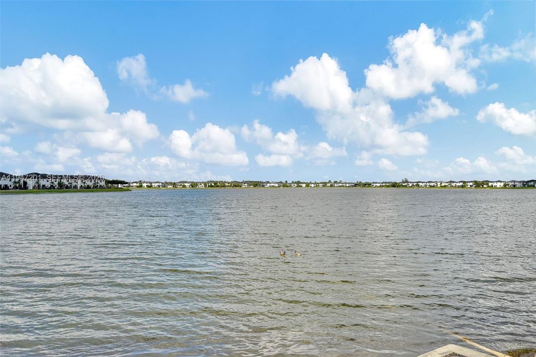 Recently Sold: $599,999 (3 beds, 2 baths, 1588 Square Feet)