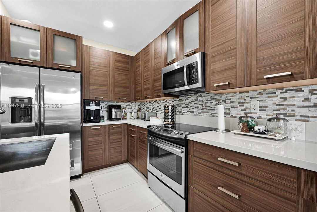 Recently Sold: $599,999 (3 beds, 2 baths, 1588 Square Feet)