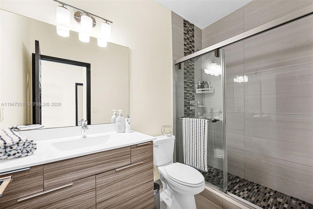 Recently Sold: $599,999 (3 beds, 2 baths, 1588 Square Feet)