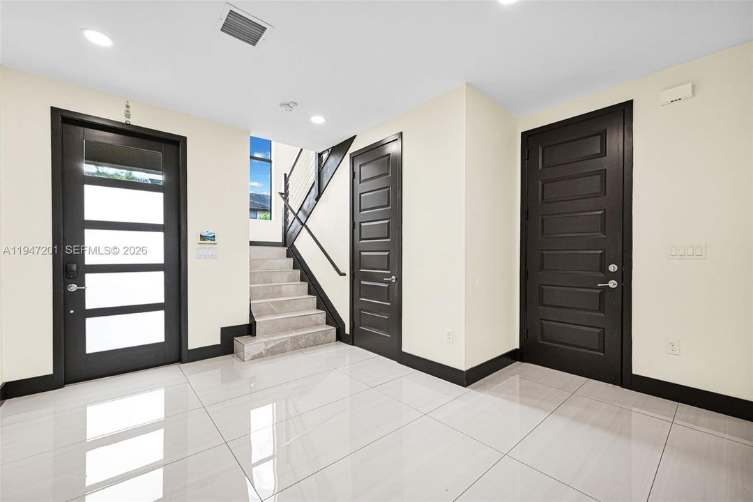 Recently Sold: $599,999 (3 beds, 2 baths, 1588 Square Feet)
