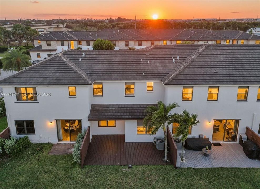 Recently Sold: $599,999 (3 beds, 2 baths, 1588 Square Feet)