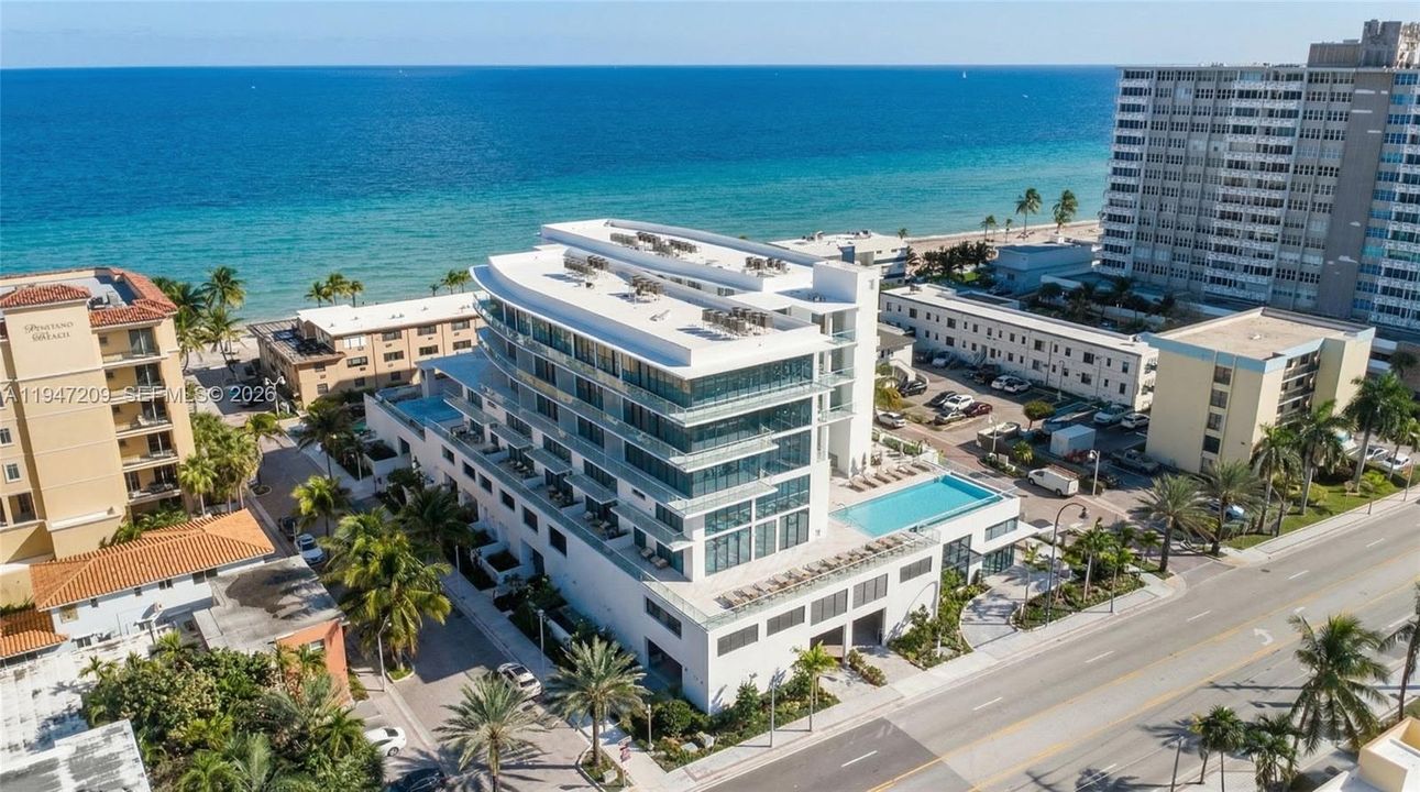 Active With Contract: $1,366,200 (2 beds, 2 baths, 1109 Square Feet)