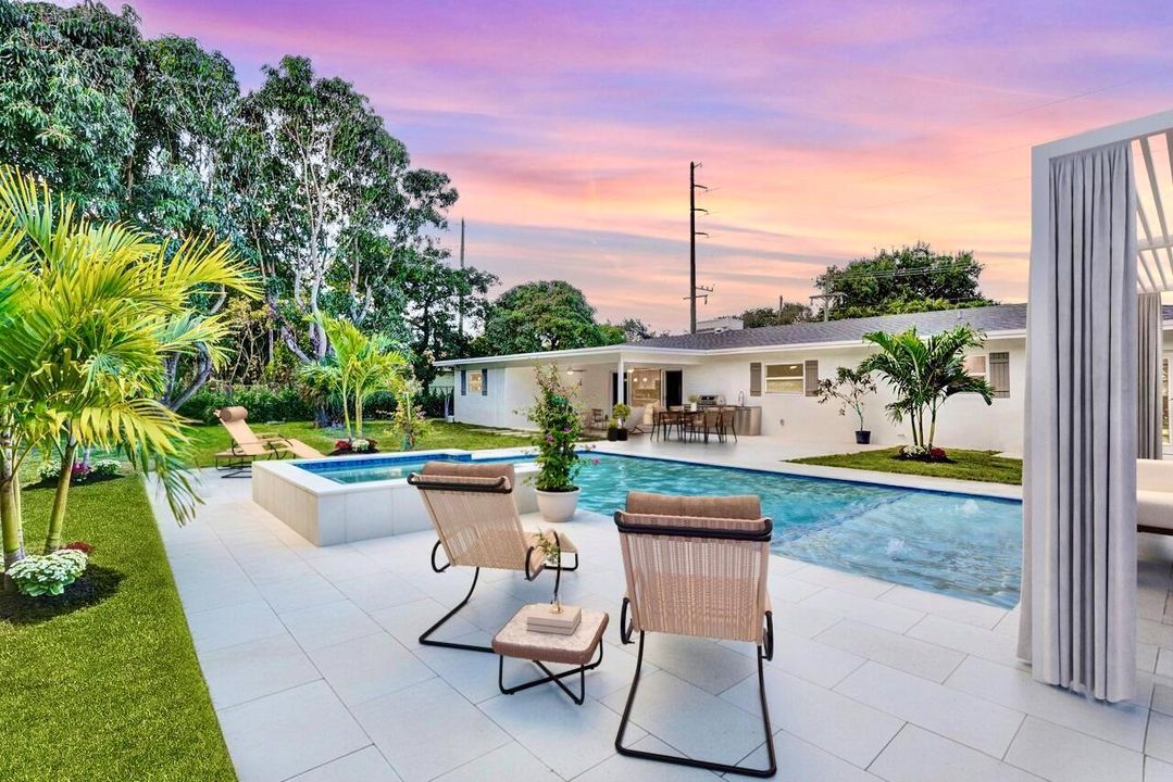 Staged, Huge Pool Deck