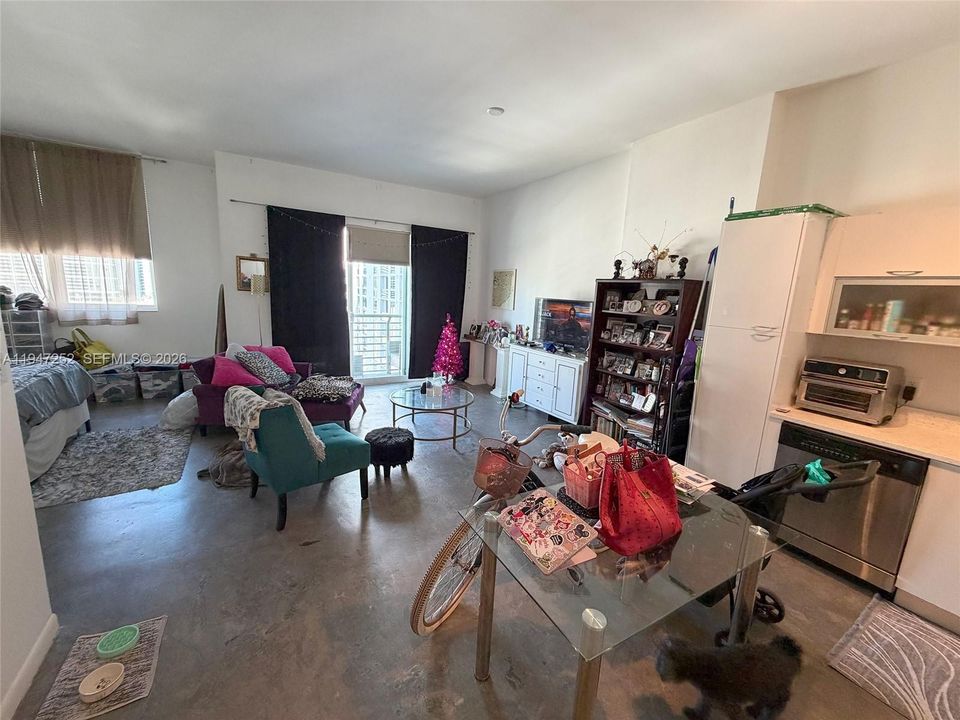 En Venta: $330,000 (1 camas, 1 baños, 651 Pies cuadrados)