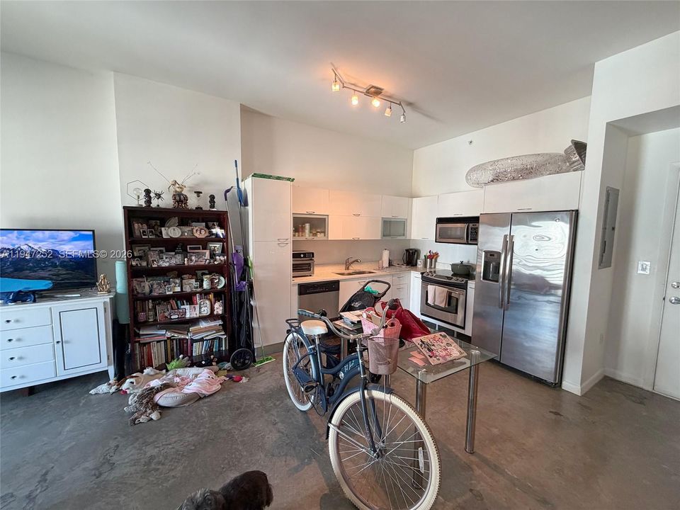 En Venta: $330,000 (1 camas, 1 baños, 651 Pies cuadrados)