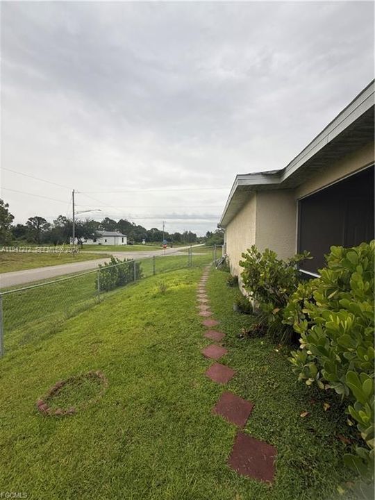 Recently Sold: $250,000 (3 beds, 2 baths, 1274 Square Feet)