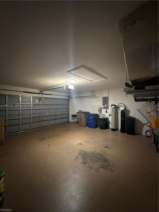 Recently Sold: $250,000 (3 beds, 2 baths, 1274 Square Feet)