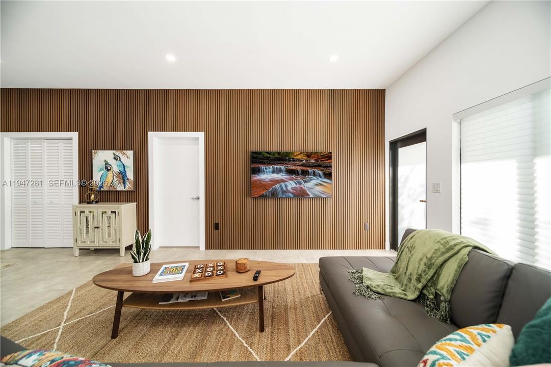 En Venta: $899,900 (4 camas, 3 baños, 1833 Pies cuadrados)