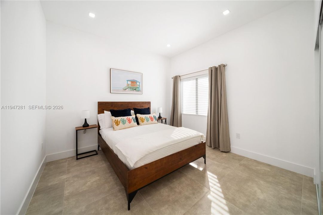 En Venta: $899,900 (4 camas, 3 baños, 1833 Pies cuadrados)