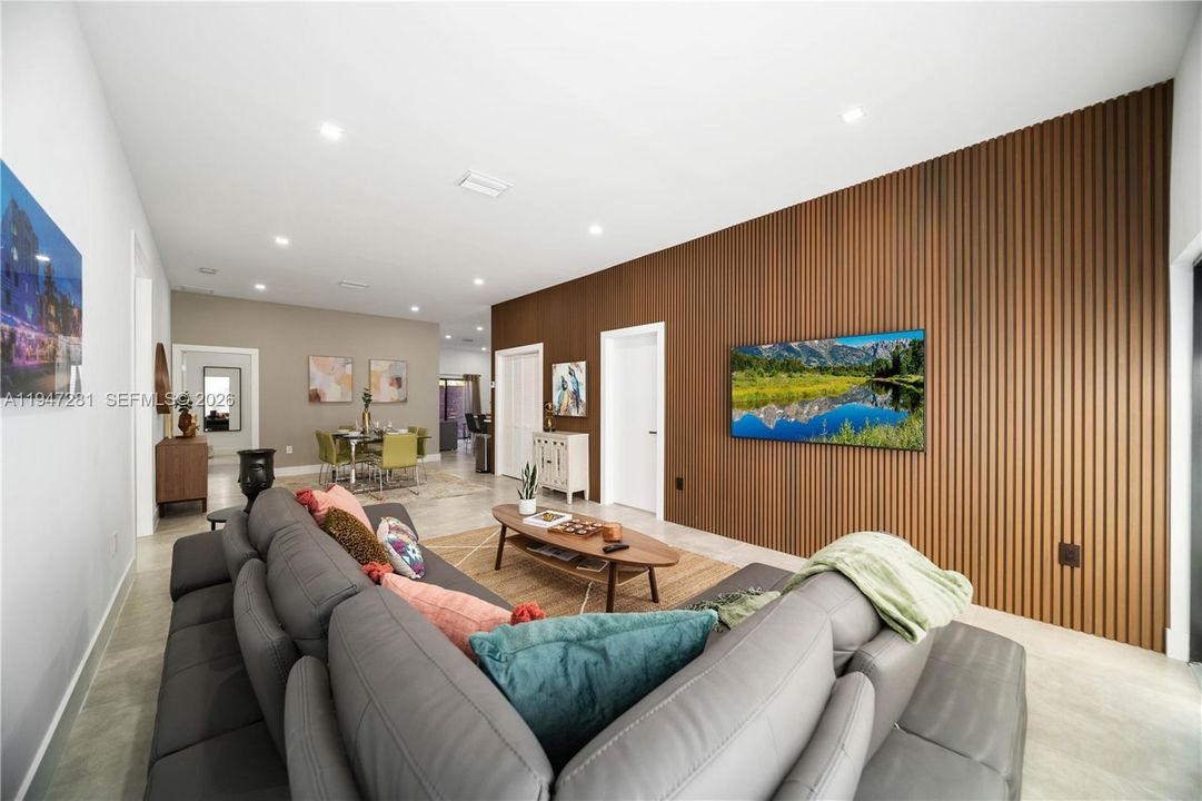 En Venta: $899,900 (4 camas, 3 baños, 1833 Pies cuadrados)