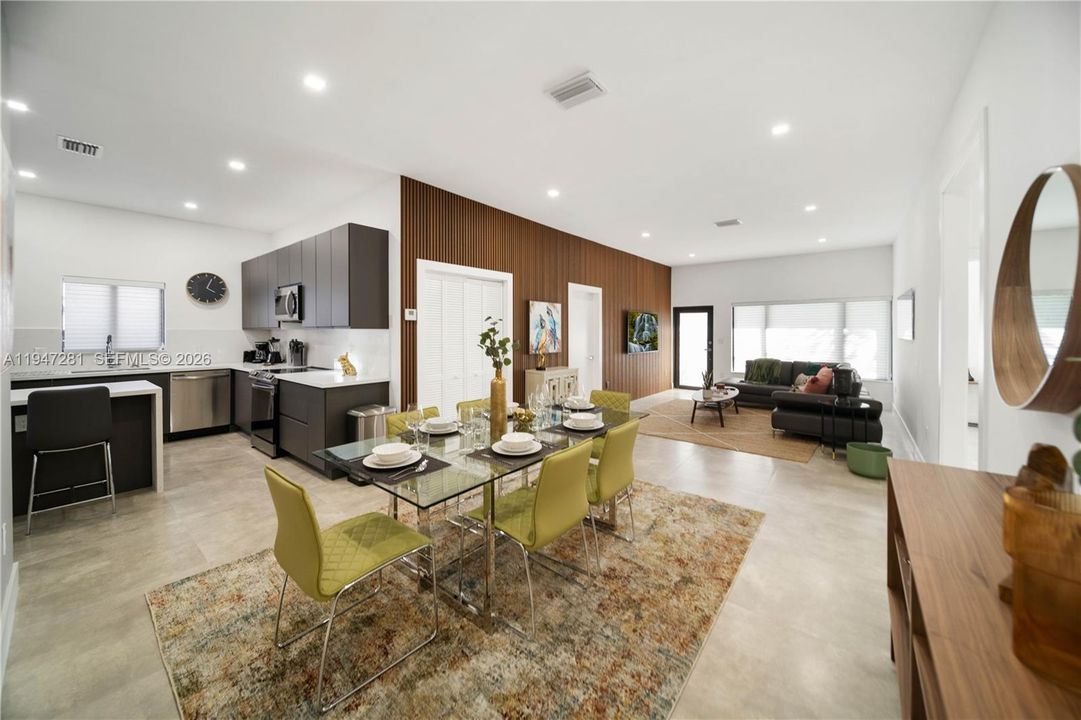 En Venta: $899,900 (4 camas, 3 baños, 1833 Pies cuadrados)