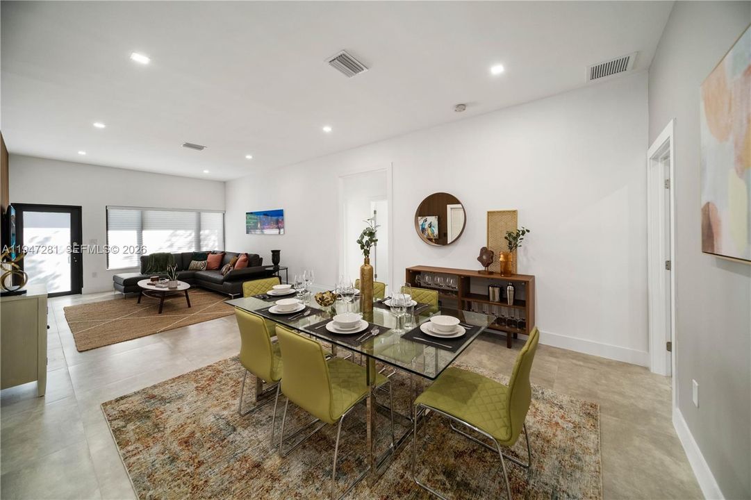 En Venta: $899,900 (4 camas, 3 baños, 1833 Pies cuadrados)