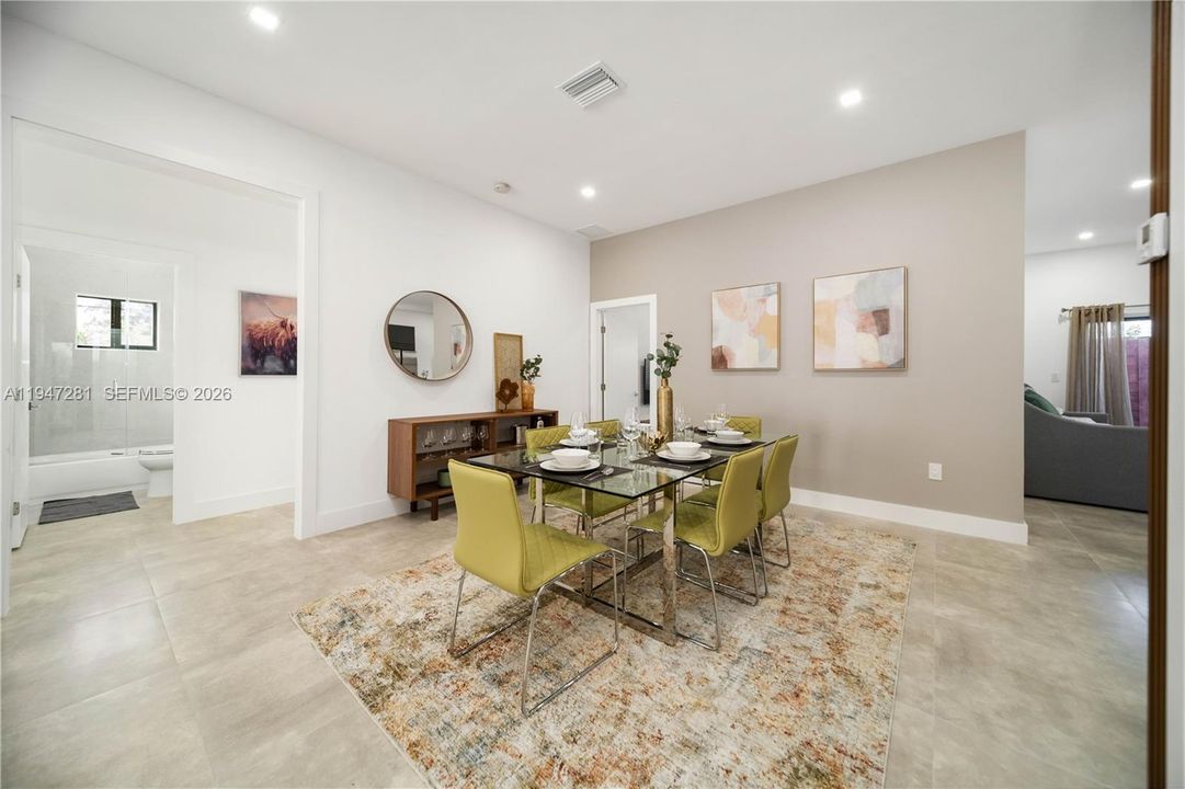 En Venta: $899,900 (4 camas, 3 baños, 1833 Pies cuadrados)