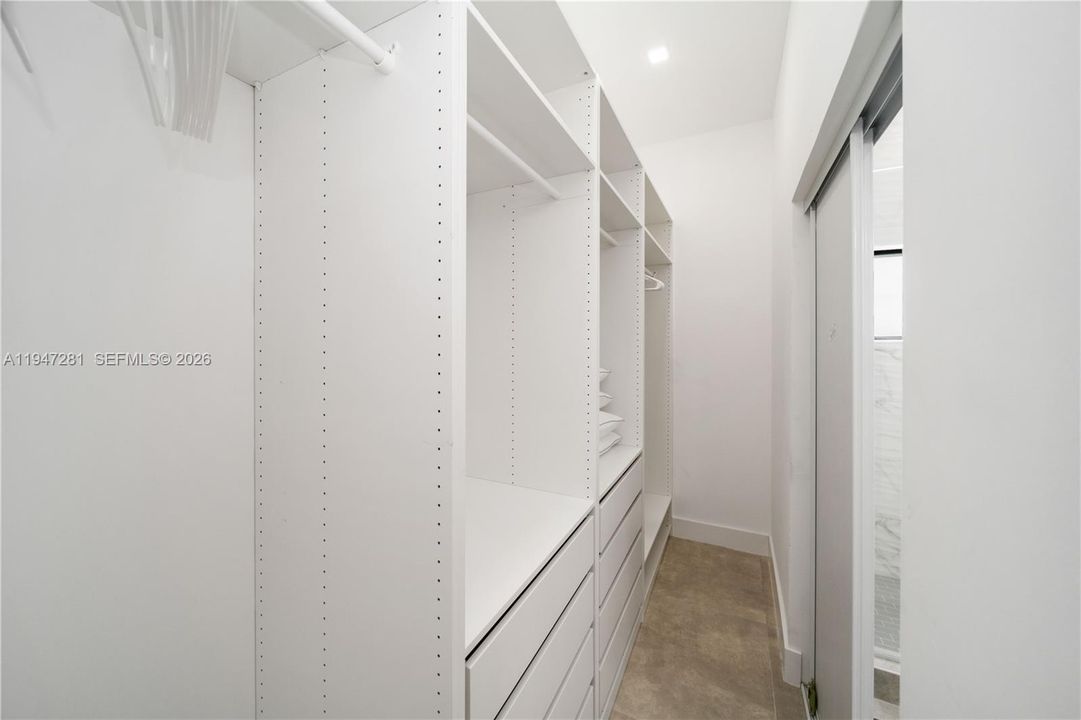 En Venta: $899,900 (4 camas, 3 baños, 1833 Pies cuadrados)