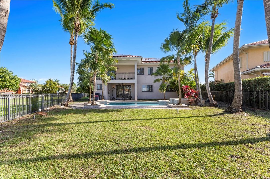 En Venta: $1,150,000 (5 camas, 5 baños, 3479 Pies cuadrados)