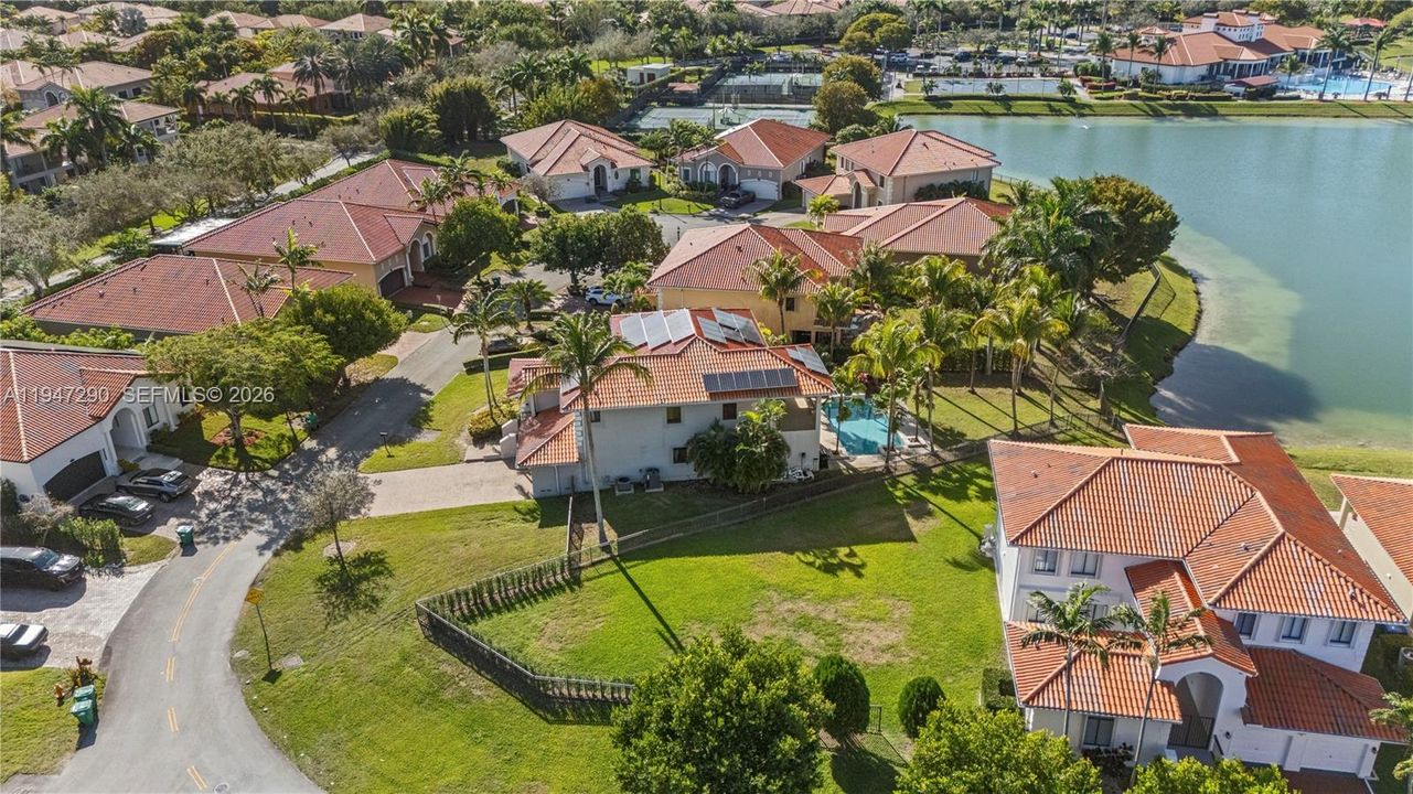 En Venta: $1,150,000 (5 camas, 5 baños, 3479 Pies cuadrados)