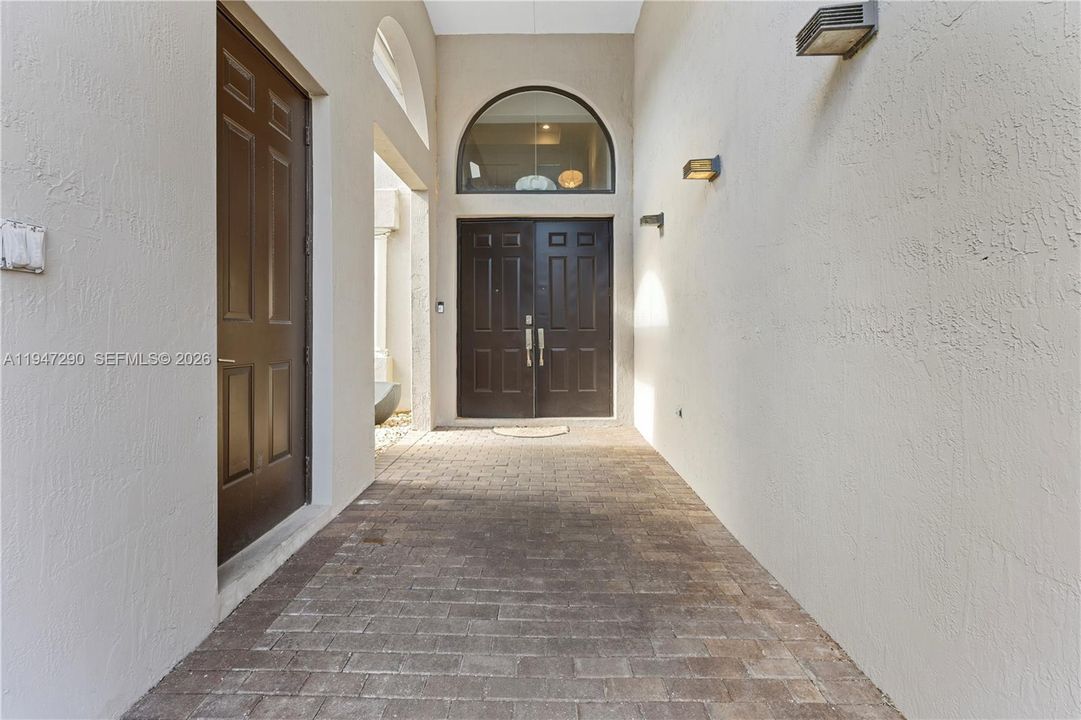 En Venta: $1,150,000 (5 camas, 5 baños, 3479 Pies cuadrados)