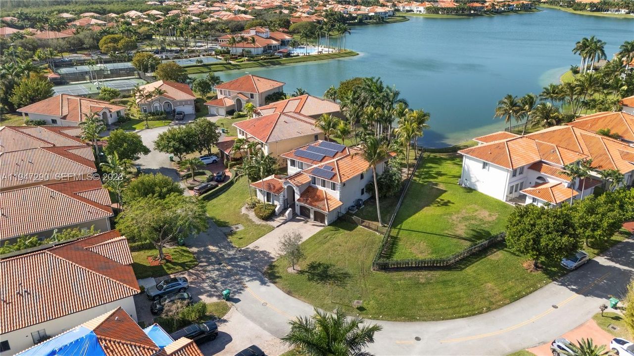 En Venta: $1,150,000 (5 camas, 5 baños, 3479 Pies cuadrados)