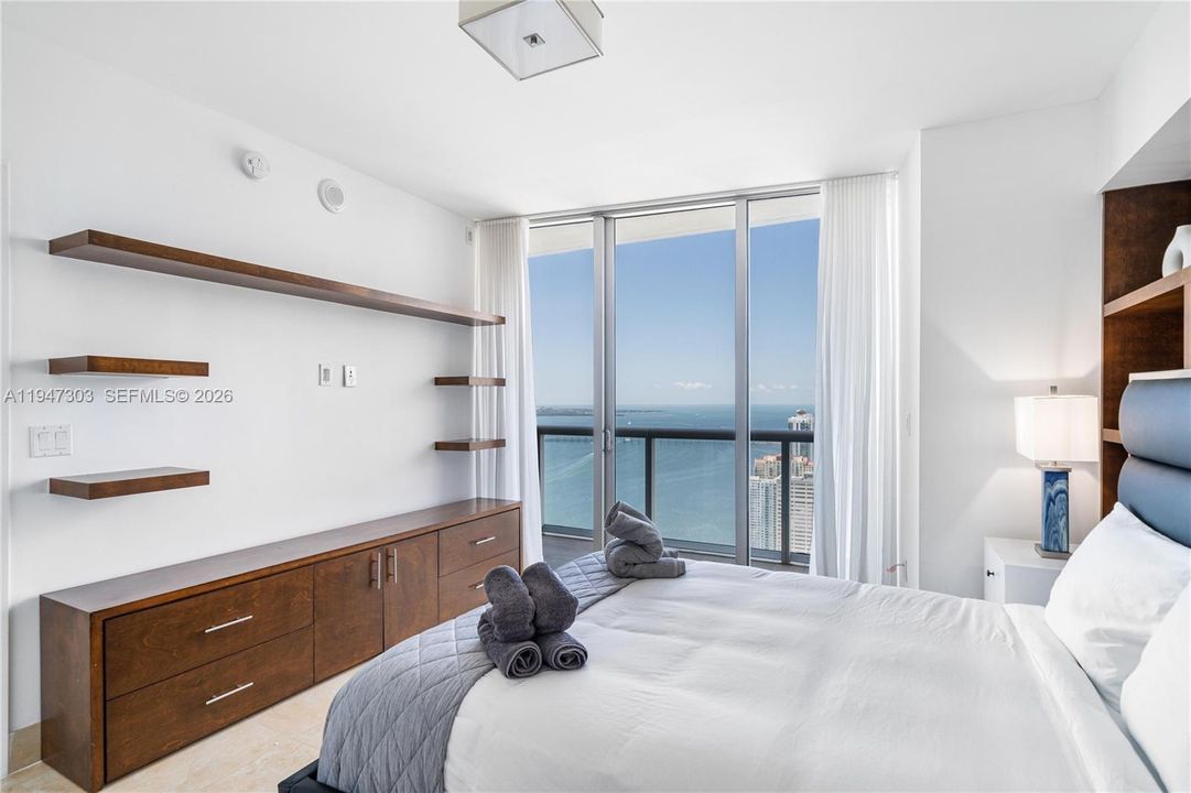 For Sale: $2,199,000 (3 beds, 3 baths, 2097 Square Feet)