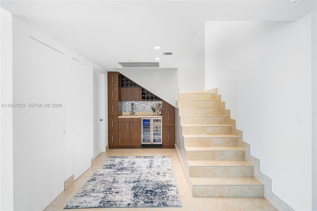 For Sale: $2,199,000 (3 beds, 3 baths, 2097 Square Feet)
