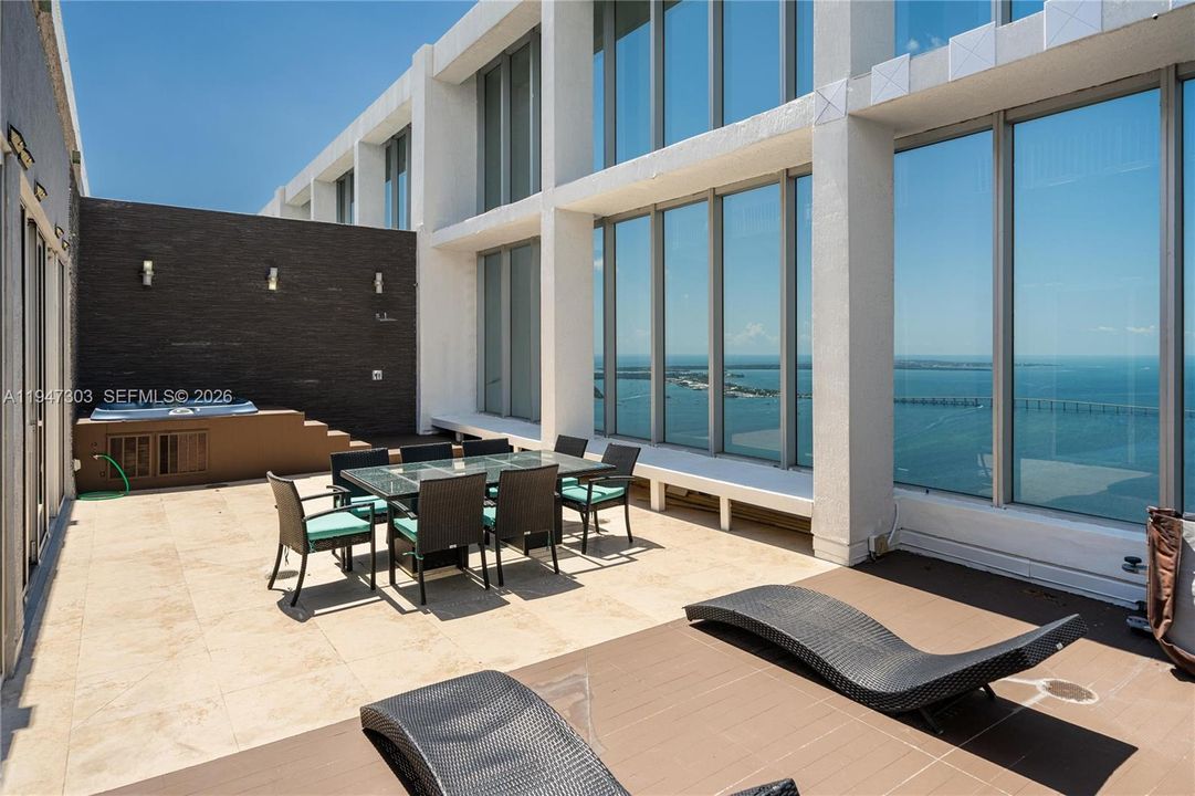 For Sale: $2,199,000 (3 beds, 3 baths, 2097 Square Feet)