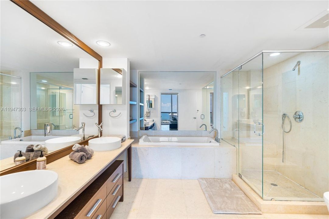For Sale: $2,199,000 (3 beds, 3 baths, 2097 Square Feet)