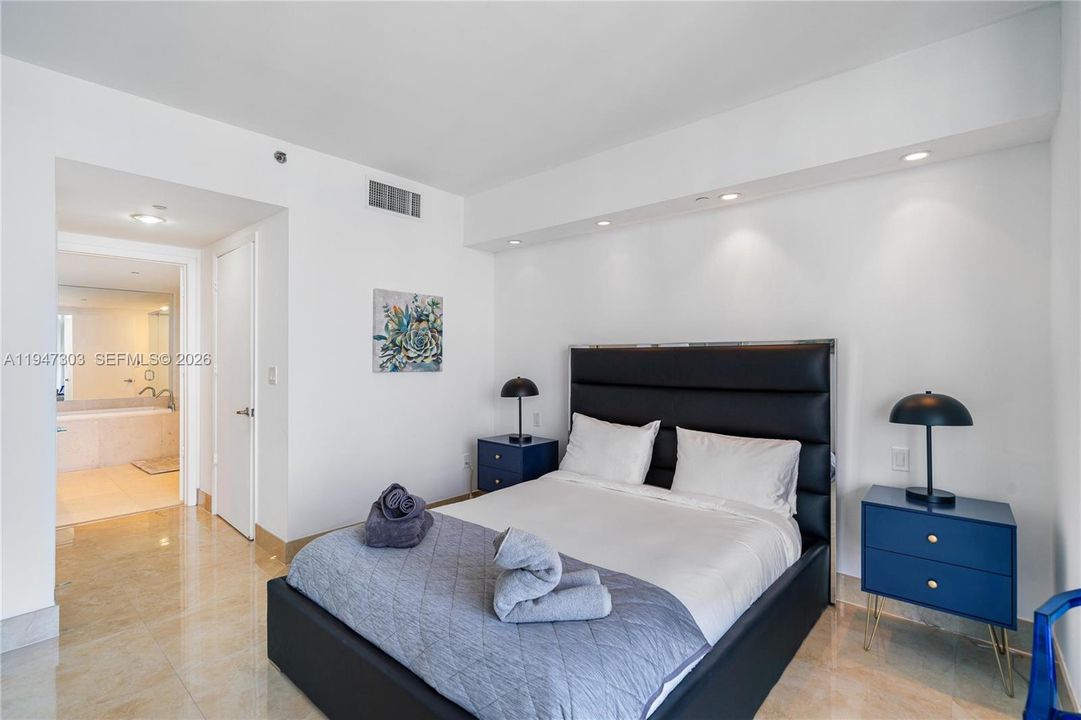 For Sale: $2,199,000 (3 beds, 3 baths, 2097 Square Feet)