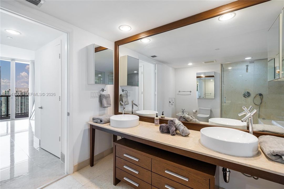 For Sale: $2,199,000 (3 beds, 3 baths, 2097 Square Feet)