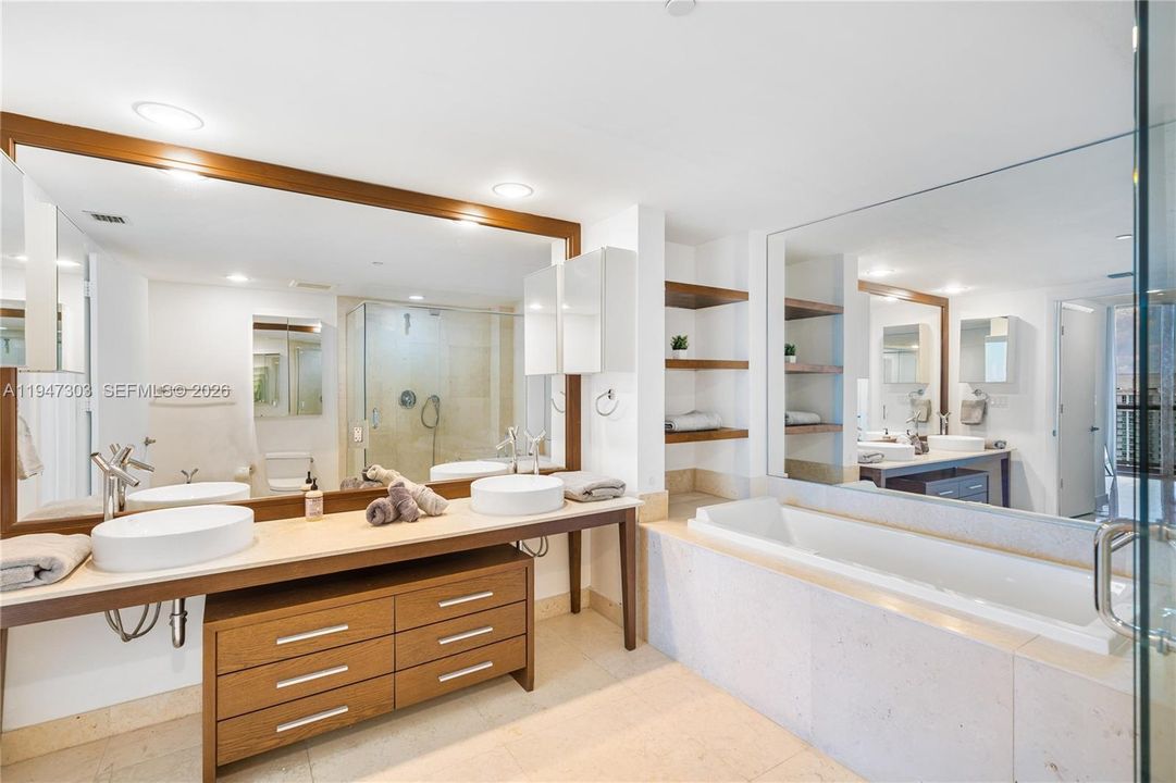 For Sale: $2,199,000 (3 beds, 3 baths, 2097 Square Feet)