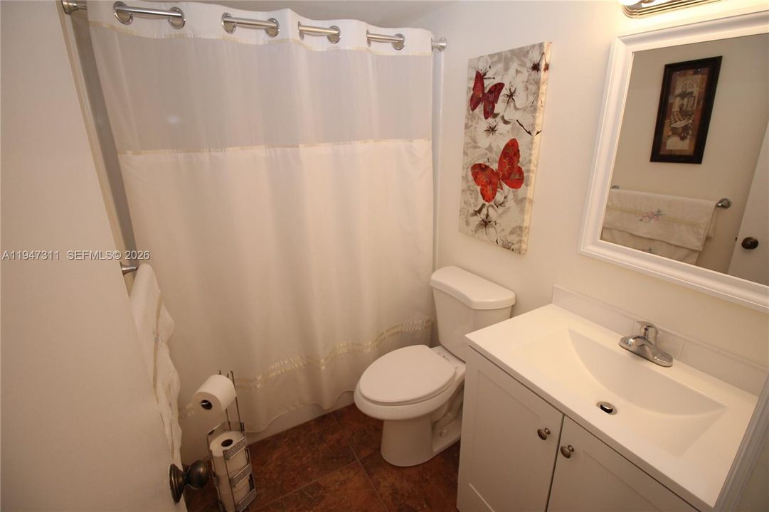 В аренду: $2,200 (2 спален, 2 ванн, 1025 Квадратных фут)