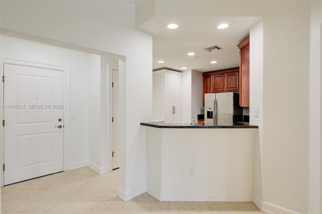For Sale: $489,000 (2 beds, 2 baths, 1283 Square Feet)