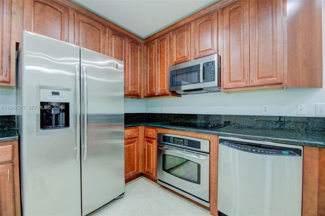 For Sale: $489,000 (2 beds, 2 baths, 1283 Square Feet)