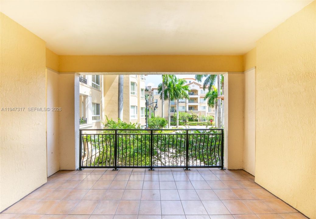 For Sale: $489,000 (2 beds, 2 baths, 1283 Square Feet)