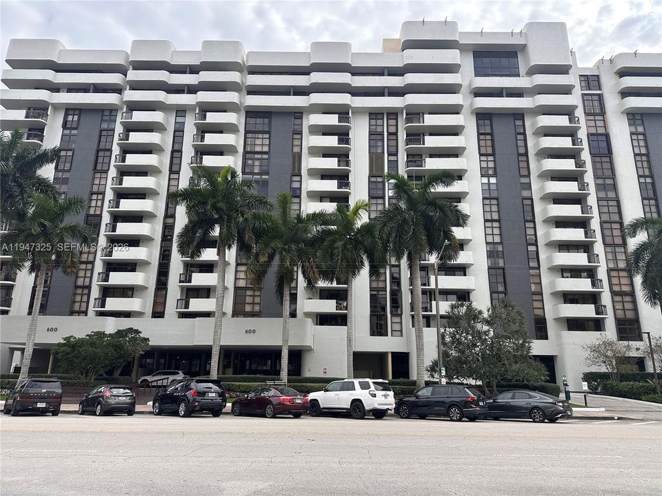 En Venta: $630,000 (2 camas, 2 baños, 1423 Pies cuadrados)