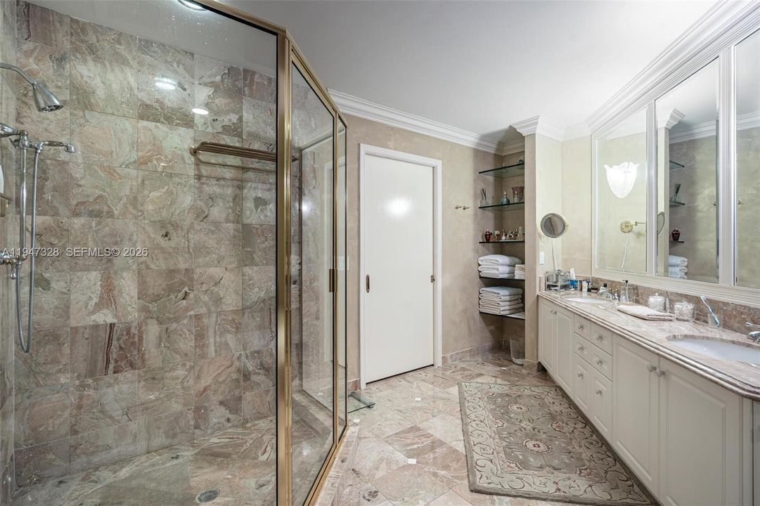 На продажу: $1,599,999 (2 спален, 2 ванн, 1740 Квадратных фут)
